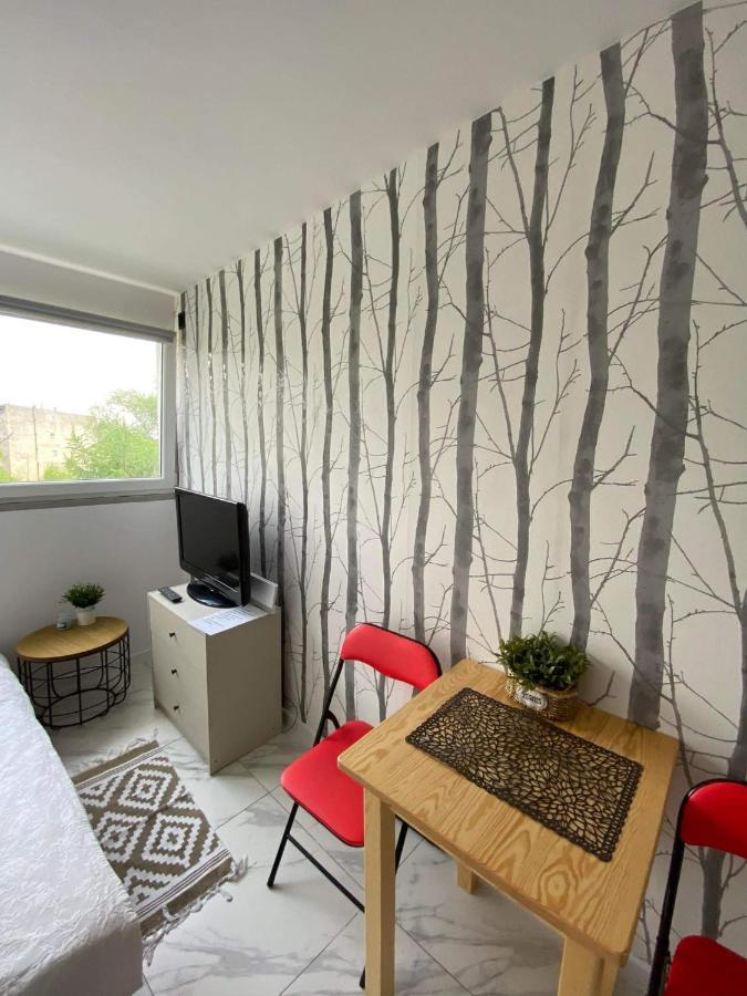 Night Host Robotnicza Apartment Wroclaw Ngoại thất bức ảnh