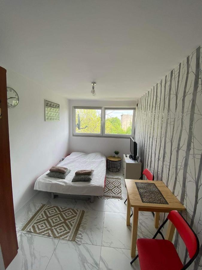 Night Host Robotnicza Apartment Wroclaw Ngoại thất bức ảnh